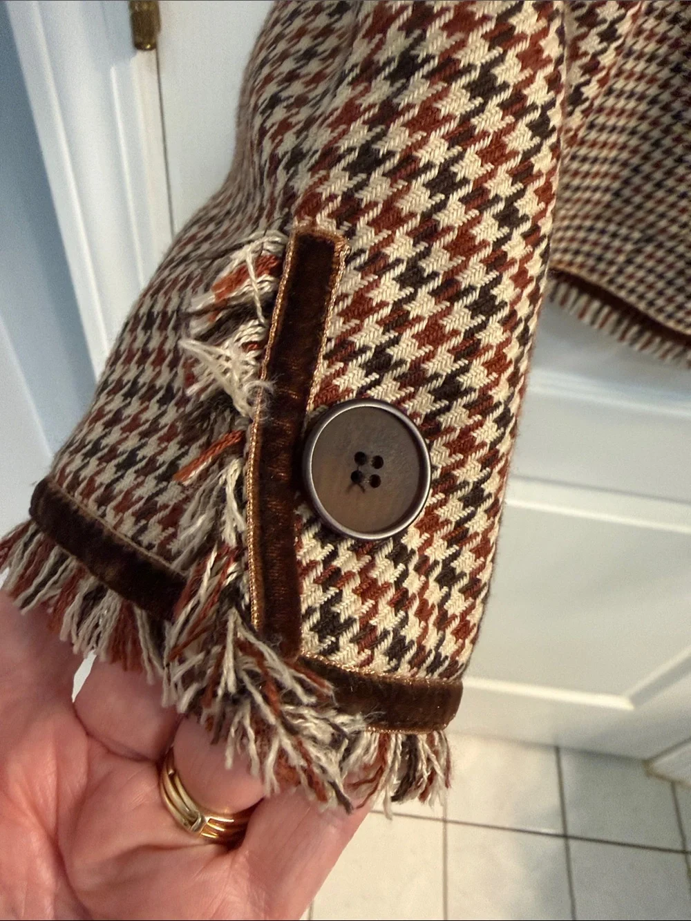Norton McNaughton Brown & Cream Houndstooth Fringed Blazer - Picture 6 of 9